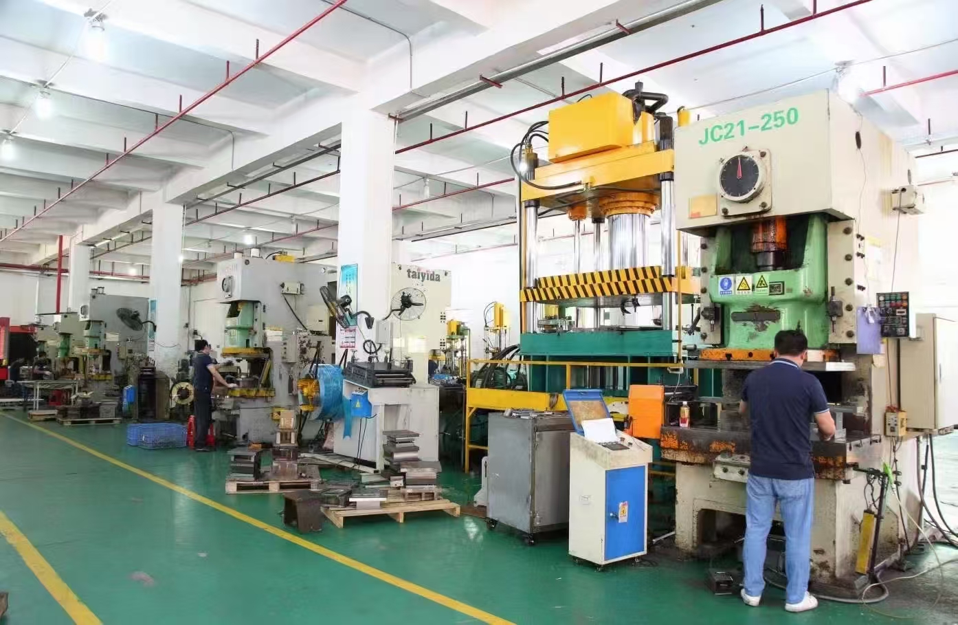 鵬豐精密-火鍋勺拉伸模具